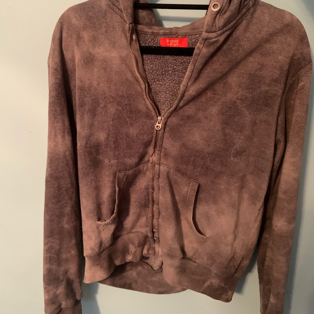 A super soft and cozy sweatshirt!